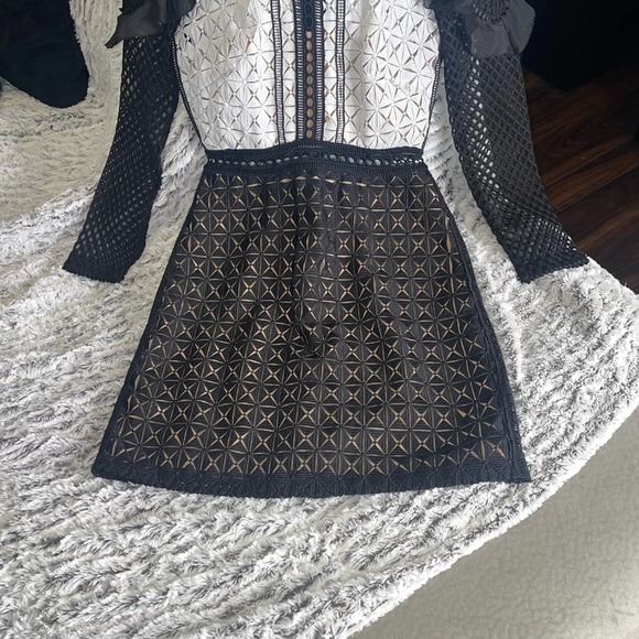 New Self-Portrait Geometric Monochrome Mini Dress in Black/White - Picture 6 of 13